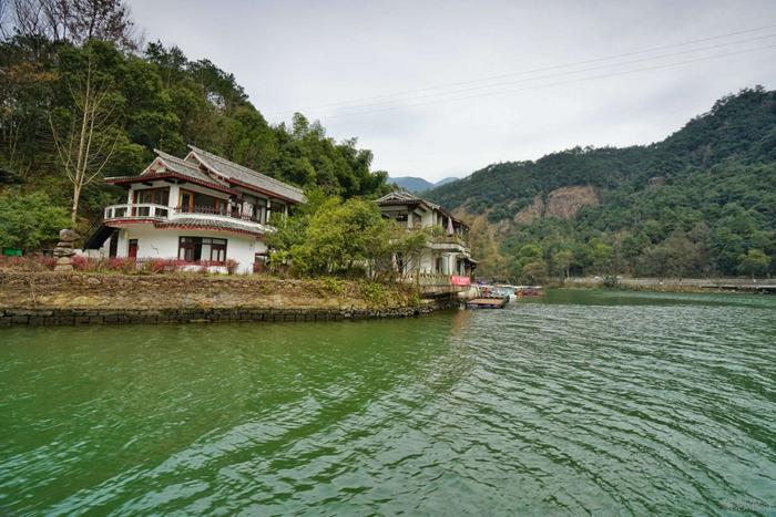 芦茨湾钓鱼岛