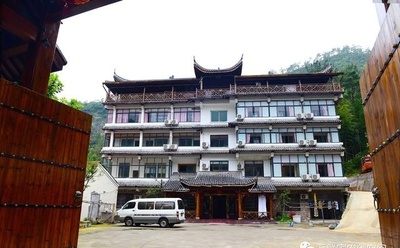 飞龙山庄