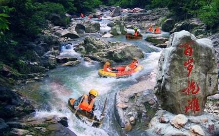 桐庐漂流那个好百岁峡抢滩漂流不错