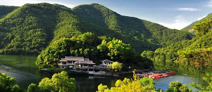 芦茨湾钓鱼岛 芦茨湾钓鱼岛